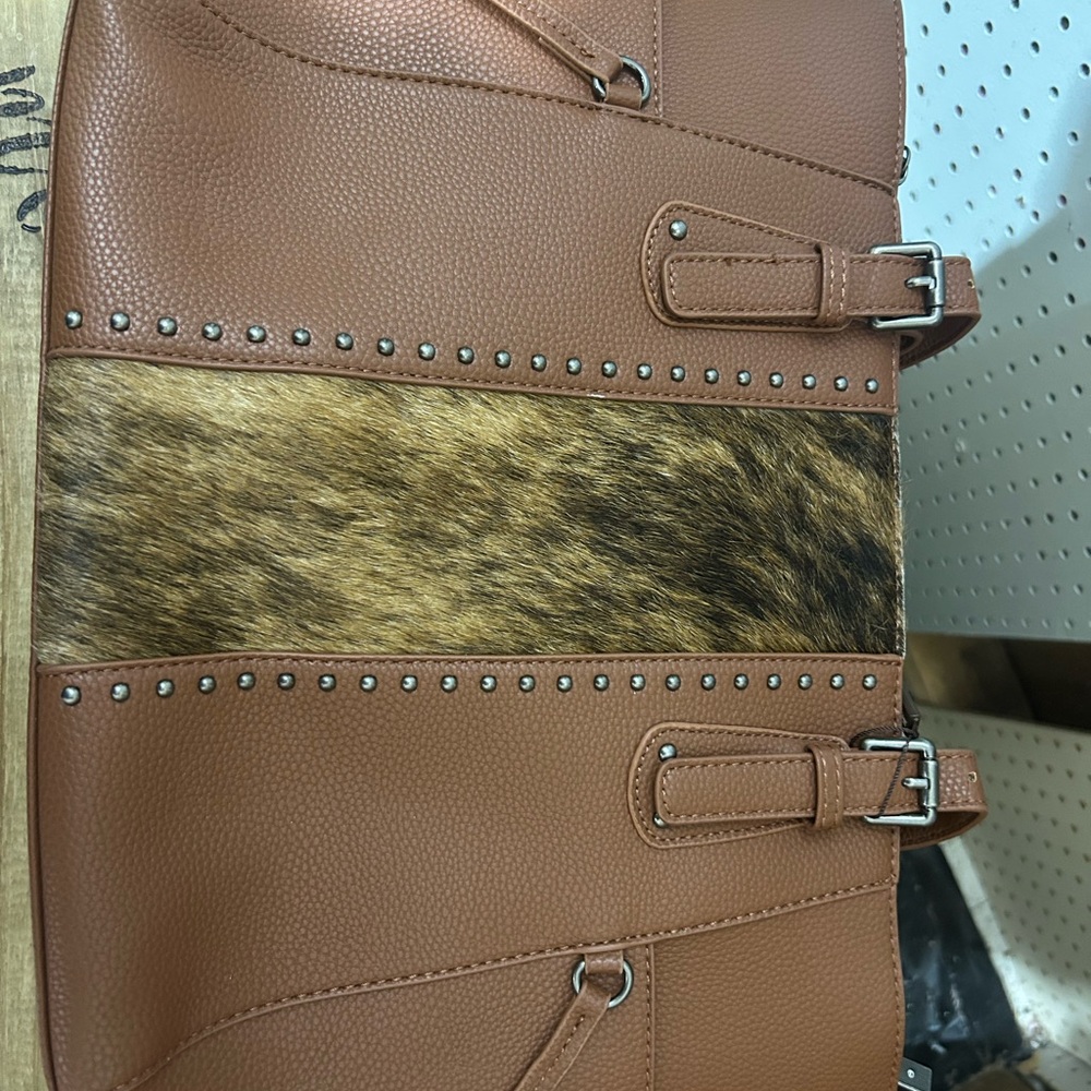 Elegant Tan Leather Shoulder Bag with Animal Print